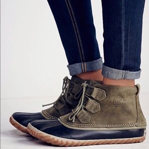 Sorel Out N About rain/snow boots size 7